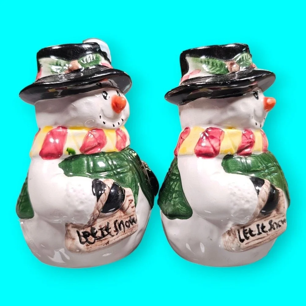 Vintage Salt & Pepper Shakers Snowmen Let it Snow Signs Ceramic‎